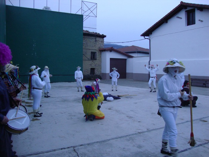 Ihabarren hartza askatu dute - 16