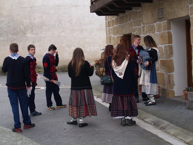 Ziordiko kintoek bikain ospatu dute bere festa - 9