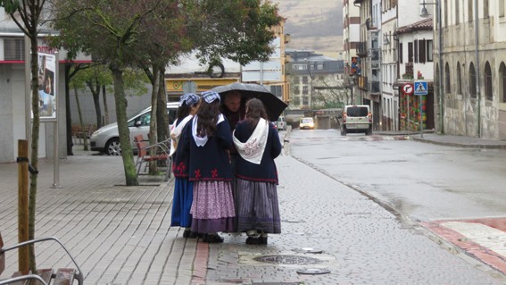 Kinto ospakizunen lehenengo zatia, kitto