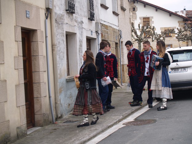Ziordiko kintoek bikain ospatu dute bere festa - 16