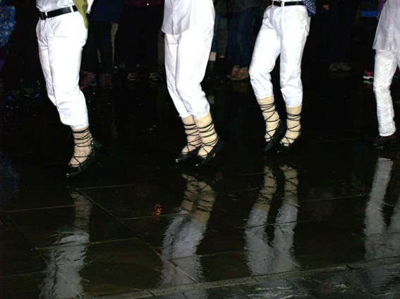 Kintoak zortzikoa dantzatzen - 15