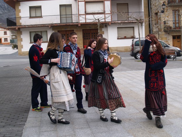 Ziordiko kintoek bikain ospatu dute bere festa - 5