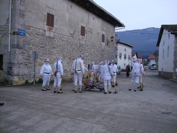 Ihabarren hartza askatu dute - 37