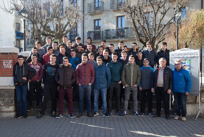 Kinto ospakizunak bi zatitan