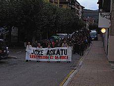 Joxe askatzeko eskatu dute