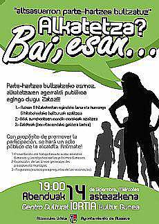 Alkatea jendaurrean azalpenak ematen
