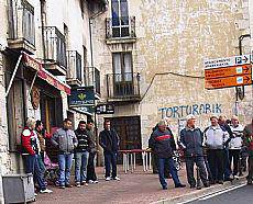 Erosketak herrian bertan egiteko kanpaina bulkatu dute