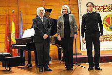 Gonzalez Acilu Honoris Causa Doktore