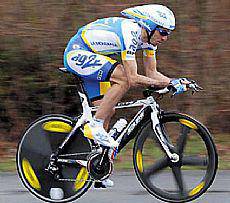 Arrietak eta Verdugok erorikoa izan zuten Paris Nizako atzoko etapan