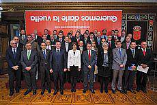 Ibarreko enpresak egoerari buelta eman nahian