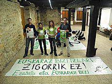 Gure Etxea eraikinetik Euskal Herri euskalduna aldarrikatzen