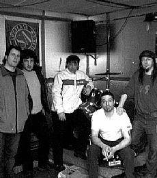 Etxarriko lokalean hezitako musikariak kontzertuan