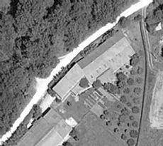 Sute batek borda baten zati bat txikitu du