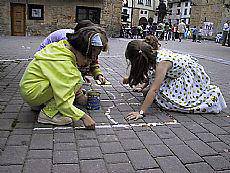 Egunkaria batzordea "birsortzeko" deia