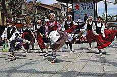 100 dantzari txiki Altsasun
