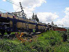 Trenak traktorea aurretik eraman zuen