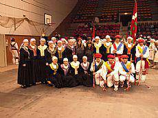 Dantzariak mugaz gaindi
