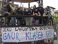AEKren protesta kalean