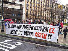 Institutuaren eskaera Parlamentuko bilkuran