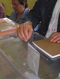 Udal hauteskundeetan 121 zinegotzi kargu berrituko dira