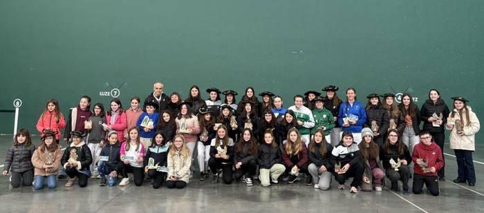 Sakanako txapela preziatu asko, etxean