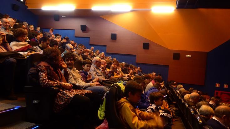 Udalak zine proiekzioak emateko enpresa kontratatu du