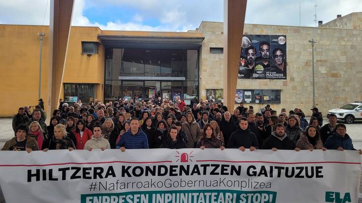 ELAk hiru lan heriotzak salatzeko elkarretaratzea egin du Altsasun