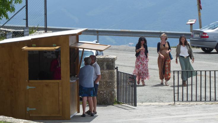 Aralarko turismo bulegoa hilaren akaberara arte zabalik 