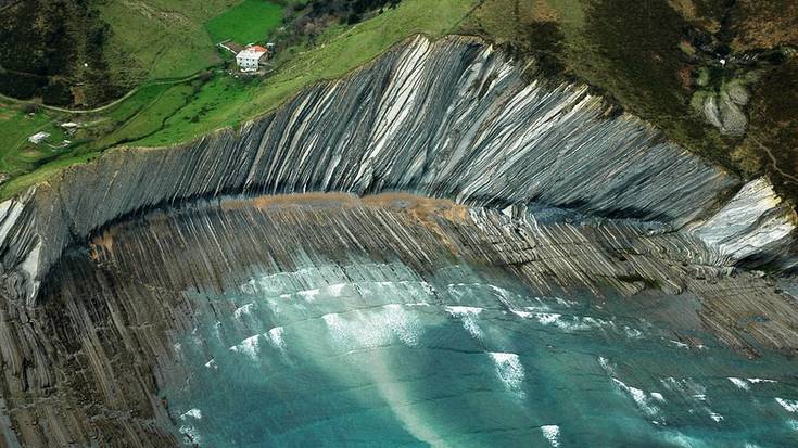 Zumaia ezagutzeko irteera antolatu du Arakil Kulturak 