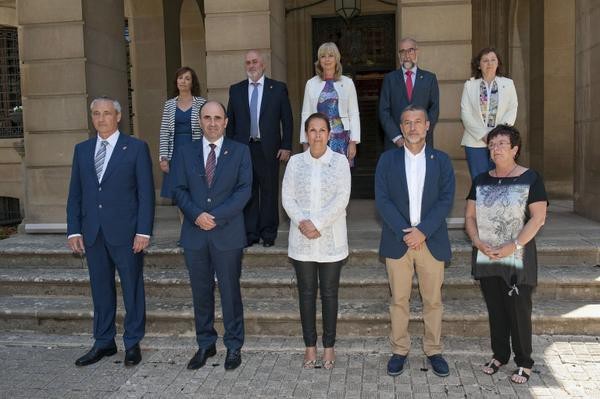 Nafarroako Gobernuak igandekoari “duintasun adimenduz” erantzutera deitu du 