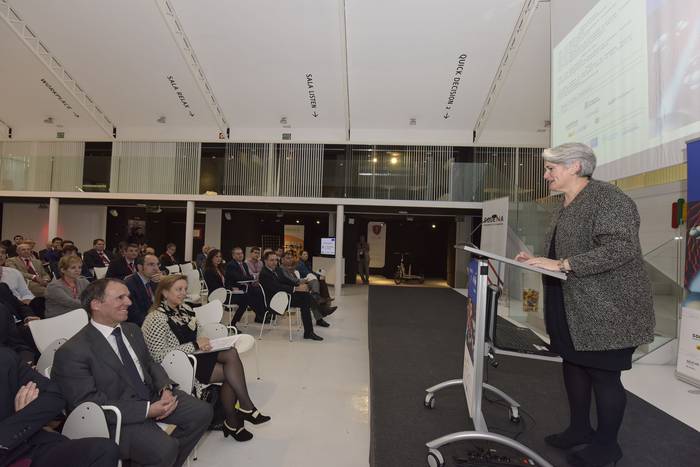 Gettin Robotikak inbertitzaileei bere proiektua aurkeztu zien