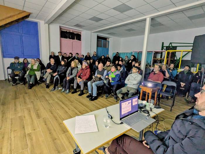 AHT informazio azterlanaren berri ematen