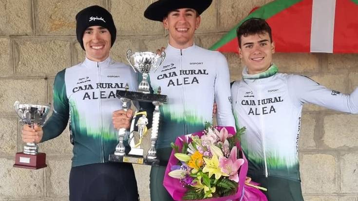 Mikel Uncillaren eta Aimar Tadeoren podiumak