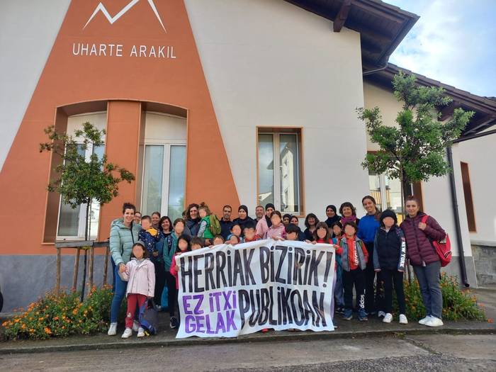 Hezkuntza publikoaren aldeko bilkura