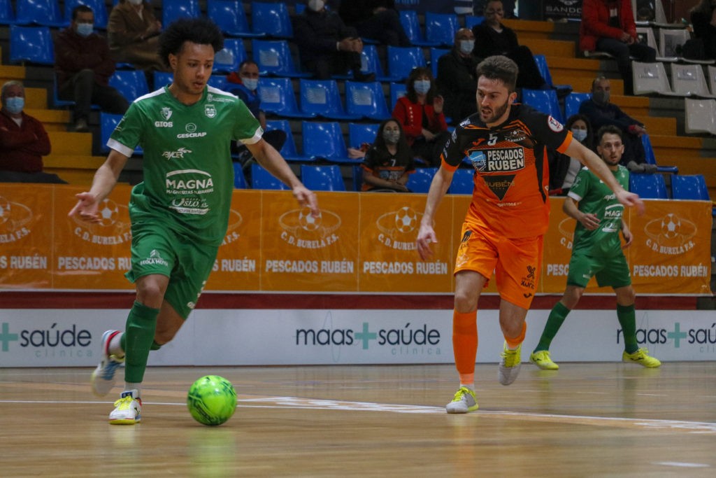 Burelatik 3 puntu oso garrantzitsu ekarrita, bihar Antequeraren kontra beste 3 puntu eskuratu nahi ditu Osasuna Magnak