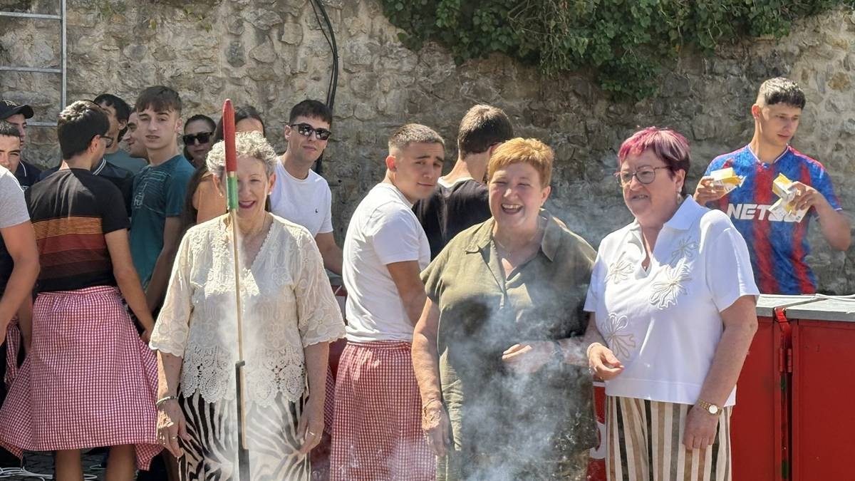 Jostunek abiatu zituzten Urdiaingo festak