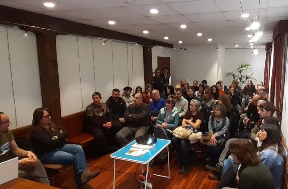 AHTri buruzko batzar jendetsua egin zen