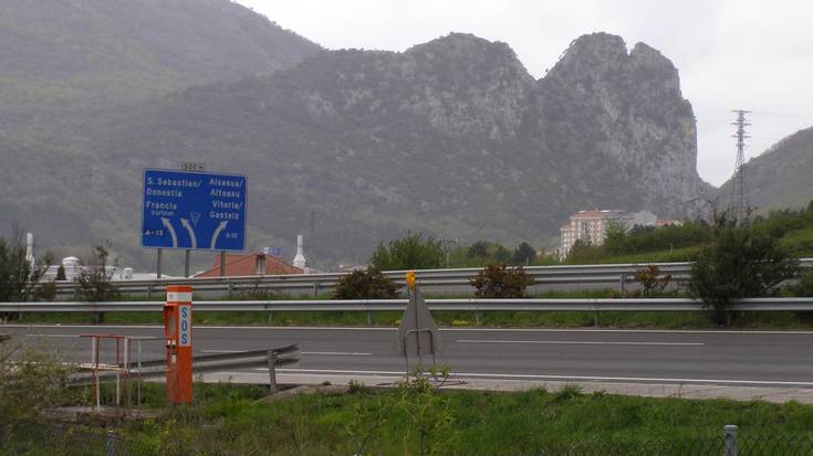 Sakanako errepide sareak 160 kilometroko luzera du