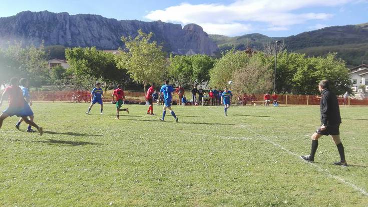 Ziordiko Futbol Txapelketa: igandean, final laurdenak jokoan