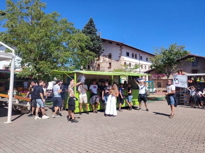 Bost festa egun Iturmendin