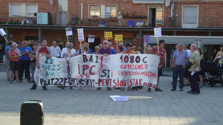 Pentsiodunek hitzarmen kolektiboari buruzko akordioa salatu dute 