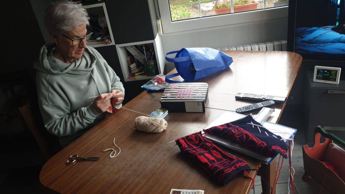 "Guk egiten duguna artisautza lanak dira"