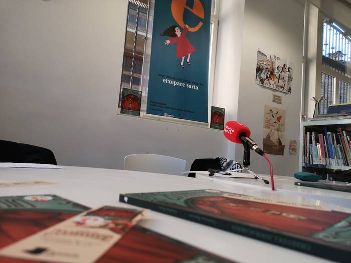 Album ilustratuen sariketa martxan