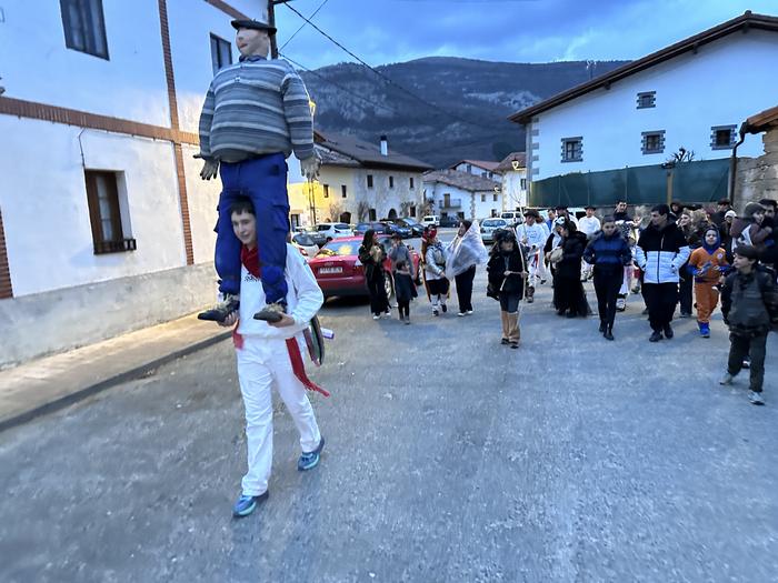 Atxun zarkorenak egin zuen