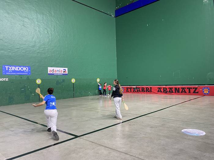 Larruzko pala partidak Bakaikun