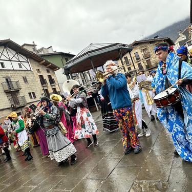 Haize Berriak bandak Munduko emakumeak gogoan izanen ditu