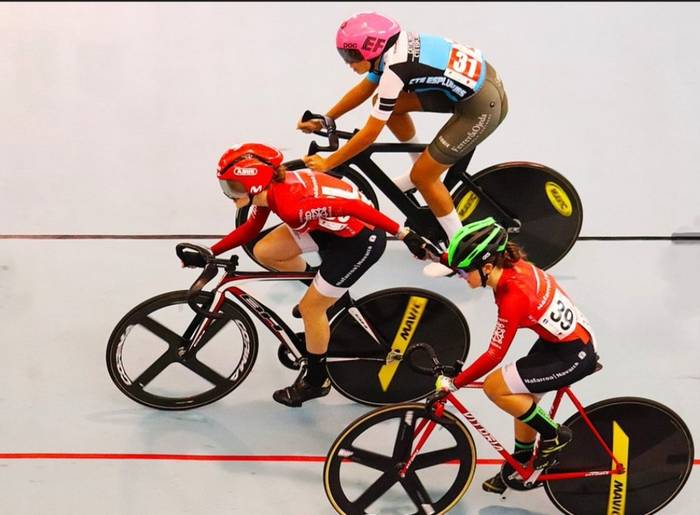 Enara Perez, Eider Razkin eta Ane Berastegi, Espainiako Txapelketara