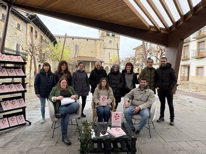 "Helduek duten euskarari balioa eman nahi diogu"