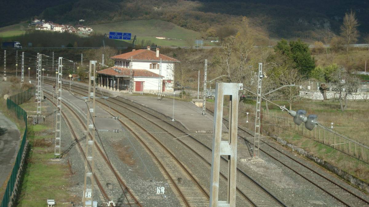 Adifek trenbide azpiegitura babesteko itxiturak jarriko ditu