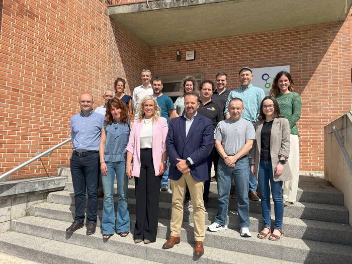 Hurbil proiektua gobernua enpresa sareari gerturatzeko